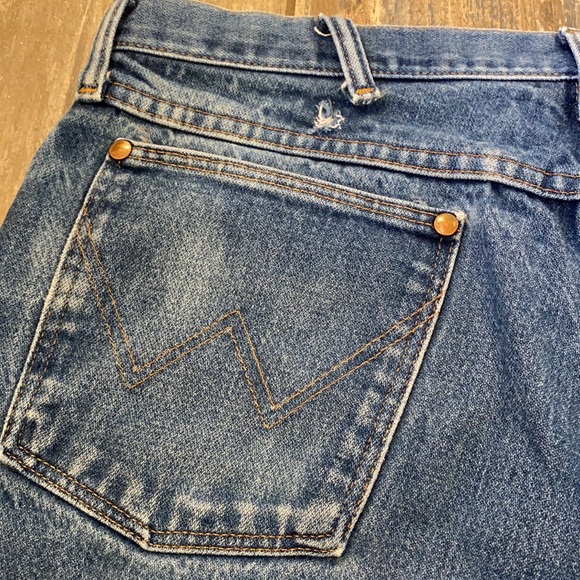 Vintage High Rise Wrangler Jeans - Picture 5 of 8